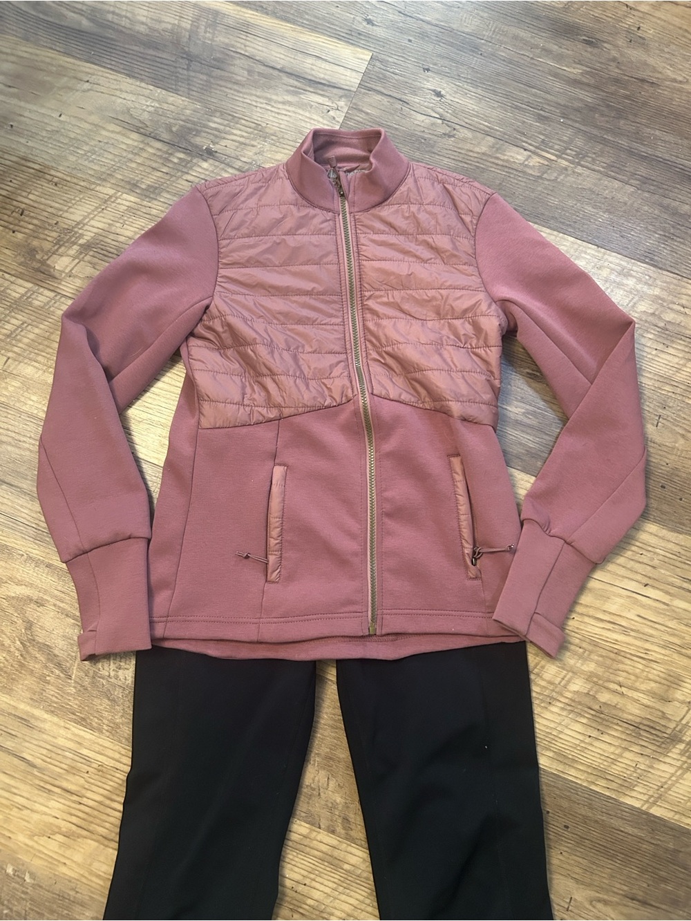 Woman’s Quilted Front Mauve Zip Jacket Avalanche and Willitblack bootcut legging - Picture 5 of 9